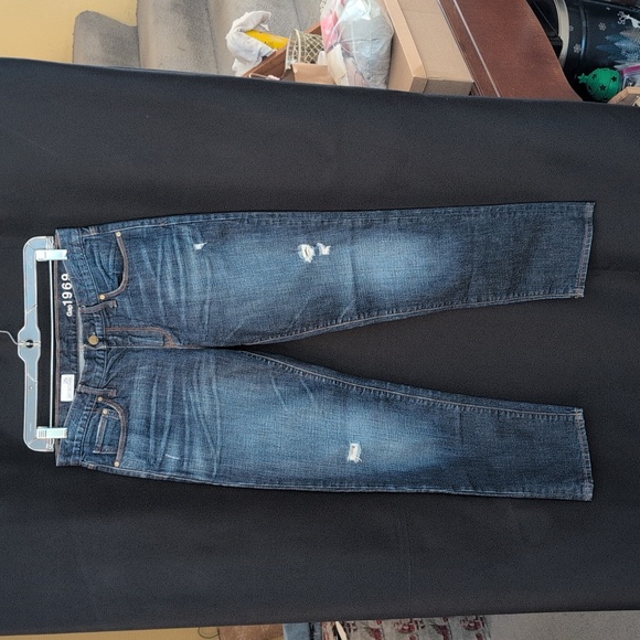 Gap Sexy Boyfriend Jeans - Picture 3 of 6